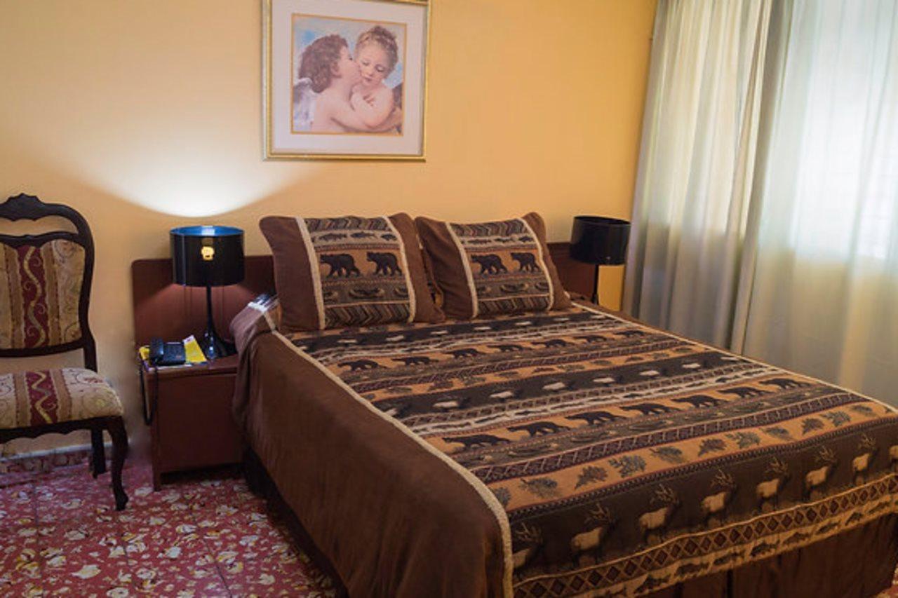 Hotel Grecia Real Сан-Сальвадор Экстерьер фото