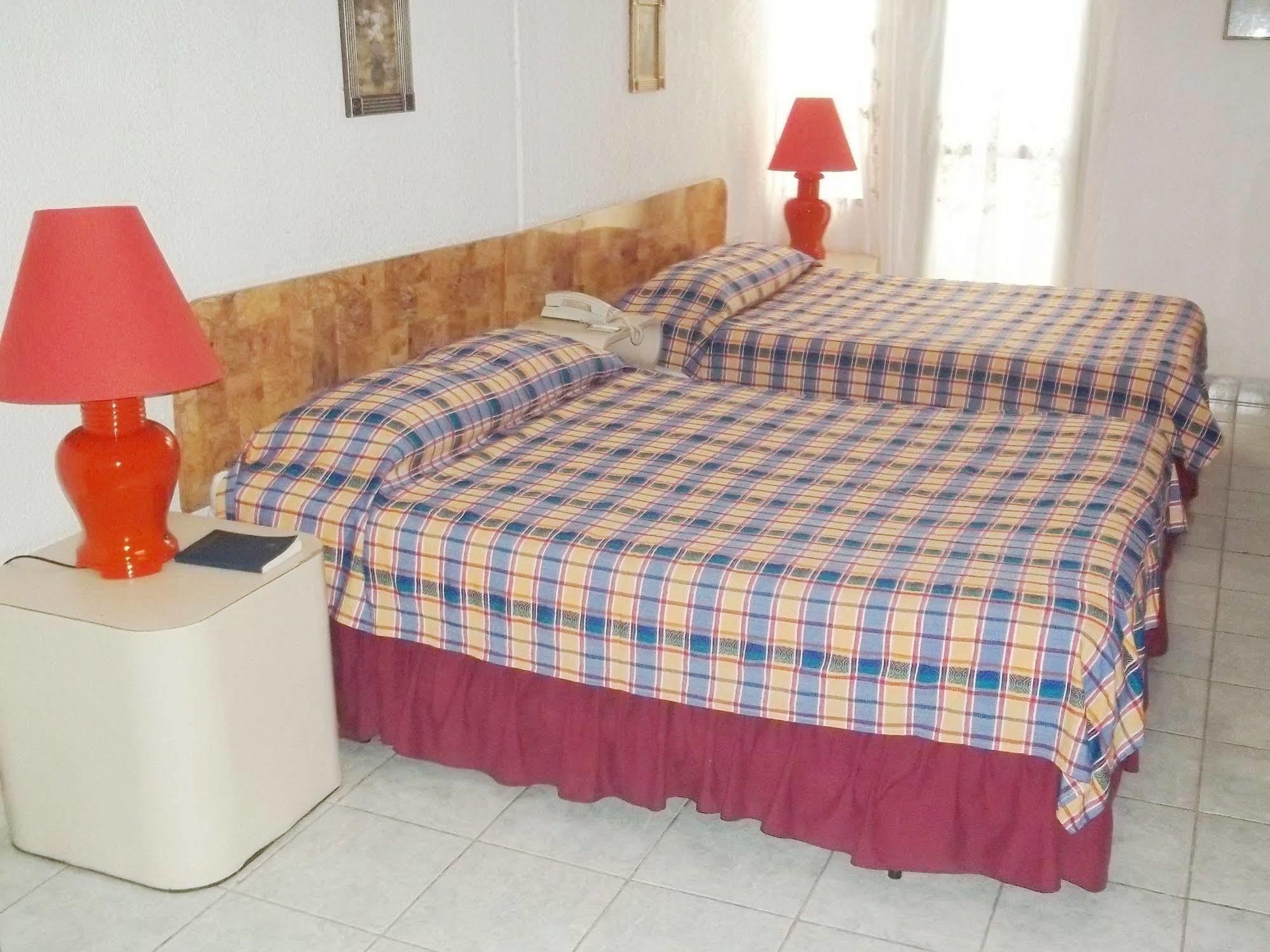 Hotel Grecia Real Сан-Сальвадор Экстерьер фото