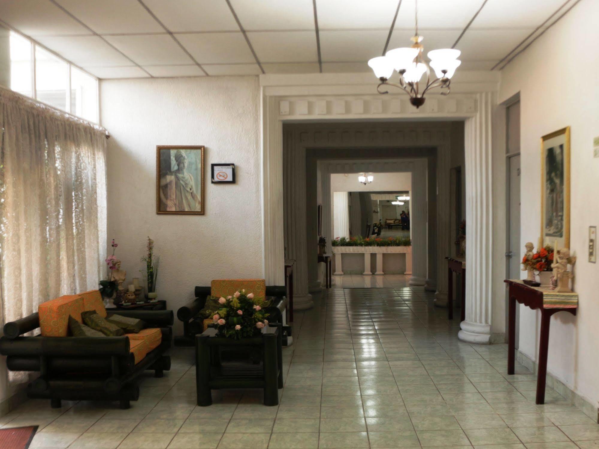 Hotel Grecia Real Сан-Сальвадор Экстерьер фото